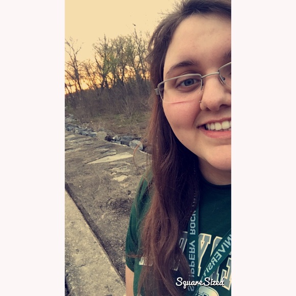 Meet your Posher, Lauren - Picture 1 of 1